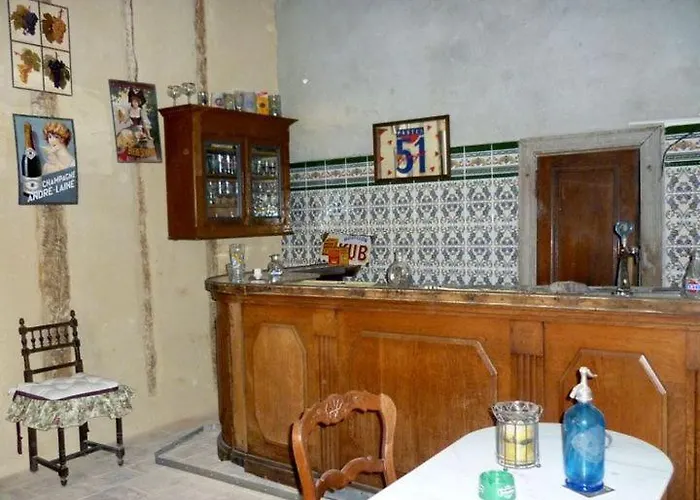 Chateau De بيت ضيافة 3*