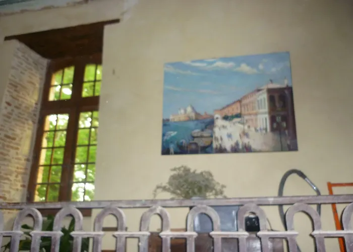 Chateau De Vallègue