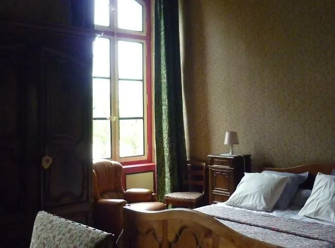 Chateau De Vallègue