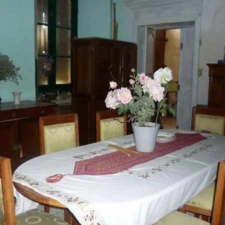 Pensión Chateau De 3*