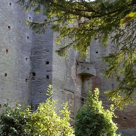 Pensión Chateau De 3*