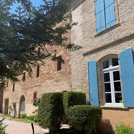 Konukevi Chateau De 3*