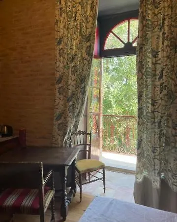 Konukevi Chateau De Vallègue