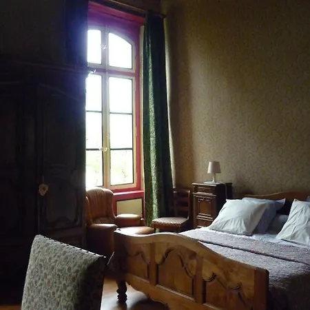 Chateau De Vallègue