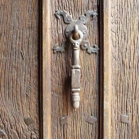 Konukevi Chateau De